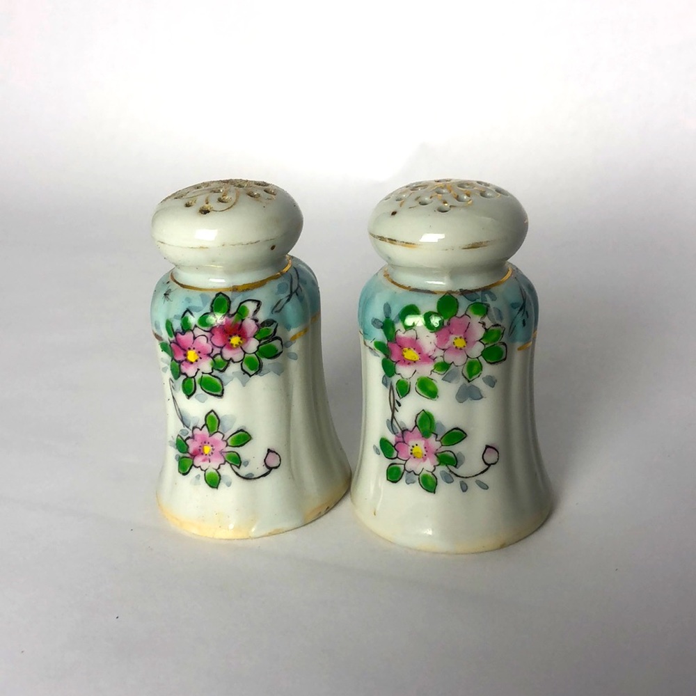 Vintage Shabby Chic Cottage Salt and pepper shakers